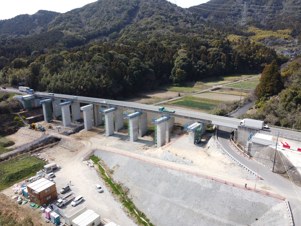 福岡201号本谷地区高架橋下部工(P5・P7)外工事